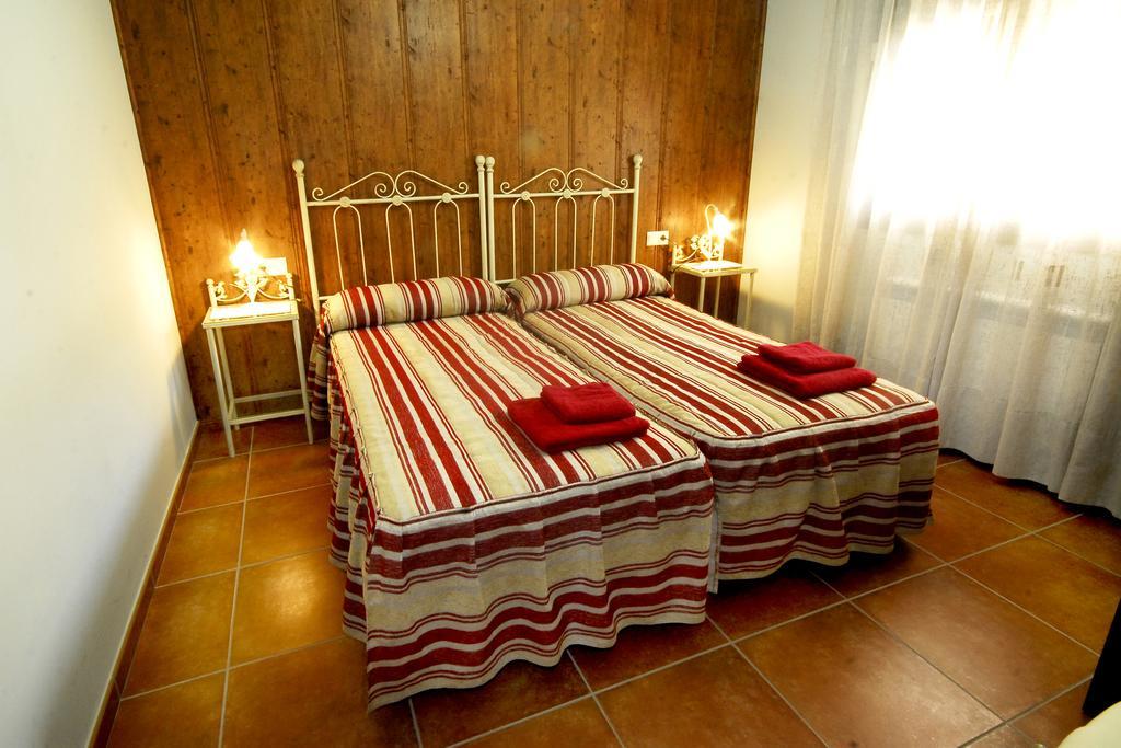 Apartamentos De Turismo Rural Las Eras Castelserás Eksteriør bilde